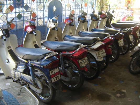 โกดังคลังแสงยานุภาพ ดรีมคุรุสภา 10 คัน พร้อมส่งทั่วไทย 9500