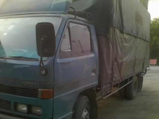 ISUZU NPR 115 HP 4BD1 ปี 36 แก้มเหลือง กระบะคอกเหล็กยาว 4.30 เมตร เครื่องดี ภายในสวยครบ เกียร์สั้น ช่วงล่างเฟืองท้ายใหญ่ติด F ครบแล้ว คัชซีสวยไม่มีดาม ยาง 8.25 ขอบ 16 สภาพดี 70\% พร้อมใช้งาน เอกสารทะเบียนภาษีครบพร้อมโอนครับ