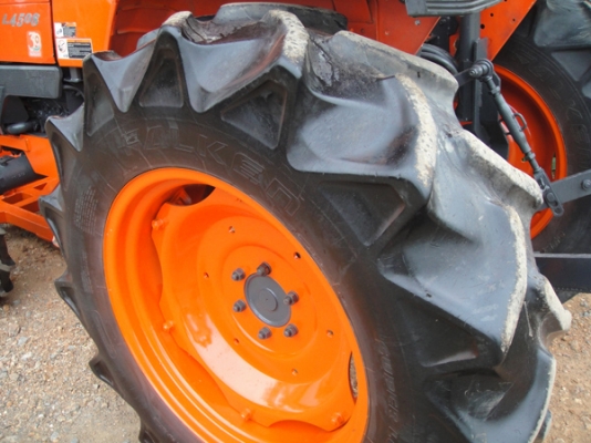 คูโบต้า L4508 4 WD 2 เพลา ใบมีดดัน ทำงาน 1060 ชั่วโมง..