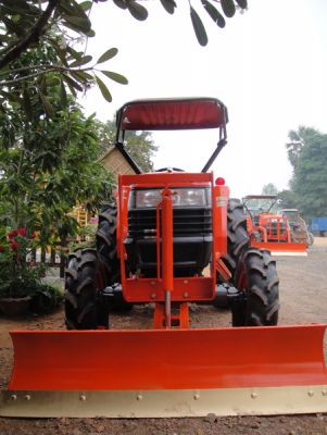 คูโบต้า L4508 4 WD 2 เพลา ใบมีดดัน ทำงาน 1060 ชั่วโมง..