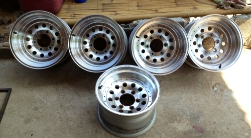 >>>ขายล้อหยดน้ำ 15x8.5 ออฟ-27 ใส่ 6/139.7 มี 5 วง สภาพสวยๆ ออฟลึกๆ ครับ<<<