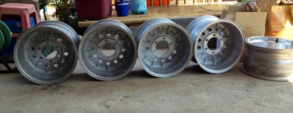 >>>ขายล้อหยดน้ำ 15x8.5 ออฟ-27 ใส่ 6/139.7 มี 5 วง สภาพสวยๆ ออฟลึกๆ ครับ<<<