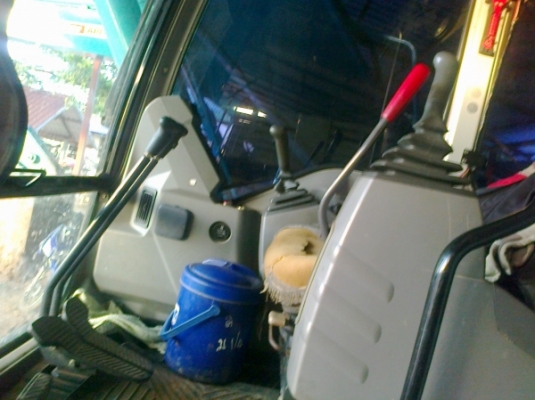 KOBELCO YN10 MARK 6 SUPER SK-200 ทำงาน 18,000 ชม. ช่วงล่างเต็มครับ โซ่เปลี่ยนใหม่ๆ ภายในเก๋งสวยครบ เครื่องเสียง แอร์เย็น ช่วงล่างเอวแน่น เอกสารเล่มทะเบียนครบพร้อมโอนครับ KOBELCO YN10 MARK 6 SUPER SK-200 ทำงาน 18,000 ชม. ช่วงล่างเต็มครับ โซ่เปลี่ยนใหม่ๆ ภายในเก๋งสวยครบ เครื่องเสียง แอร์เย็น ช่วงล่างเอวแน่น เอกสารเล่มทะเบียนครบพร้อมโอนครับ