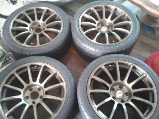 ขายล้อแม็กขอบ 18 หน้า 9 หลัง 10 พร้อมยางหน้า 235 หลัง 265 แถมน็อตล้อชุบสีฟ้าแก้ว อะแด๊ปเตอร์ 6 ออก 5 คู่หลัง 1 คู่ ติดต่อ คุณพรเทพ โดยตรง โทร 084-4573458 ครับ