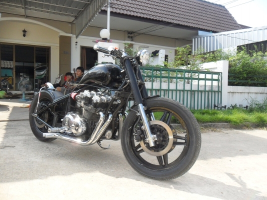 ซีบี 750 Bobber จิ๊กโก๋ญี่ปุ่น