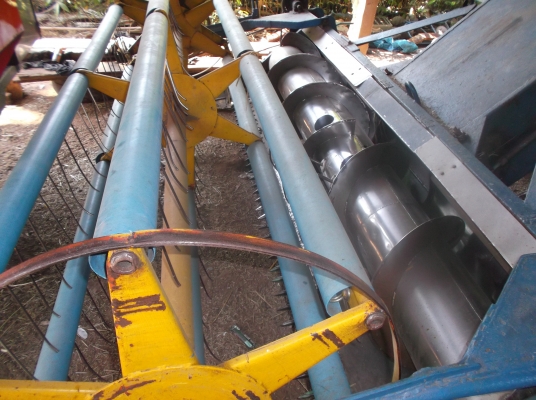 ขายรถเกี่ยวพรกินรี สภาพดี ใช้งานได้สบาย