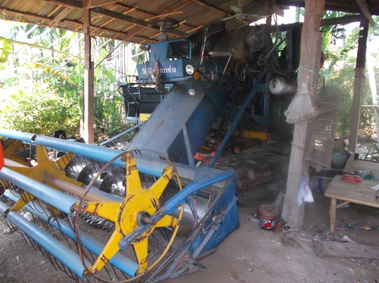 ขายรถเกี่ยวพรกินรี สภาพดี ใช้งานได้สบาย