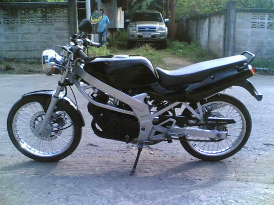 ขายซูซูกิแฟลต เล่มทะเบียนพร้อมชุดโอน เครื่องแน่นๆระบบไฟออกหมดขาย 6500 บาท