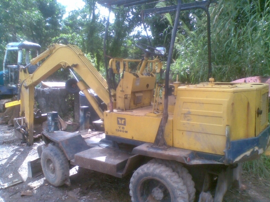 ต้องการขายรถขุดล้อยาง YB 1200 (PC30)
