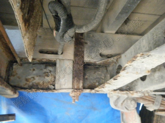 รถบรรทุก 4 ล้อใหญ่ กระบะรั้วเหล็ก ยี่ห้อ ISUZU รุ่น NKR