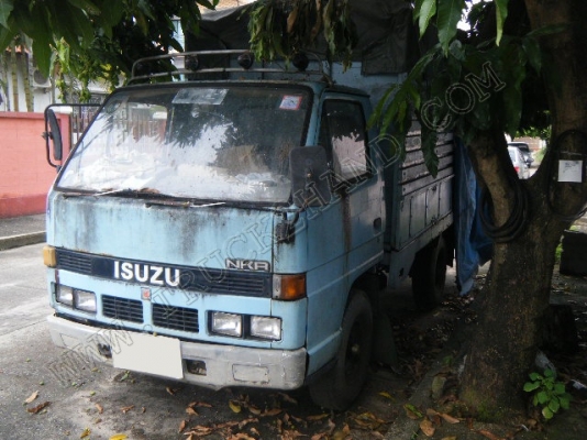 รถบรรทุก 4 ล้อใหญ่ กระบะรั้วเหล็ก ยี่ห้อ ISUZU รุ่น NKR