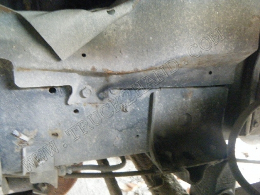 รถบรรทุก 4 ล้อใหญ่ กระบะรั้วเหล็ก ยี่ห้อ ISUZU รุ่น NKR