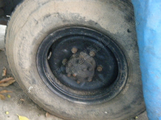 รถบรรทุก 4 ล้อใหญ่ กระบะรั้วเหล็ก ยี่ห้อ ISUZU รุ่น NKR