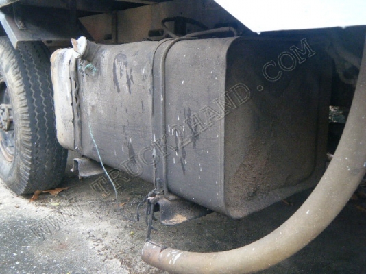 รถบรรทุก 4 ล้อใหญ่ กระบะรั้วเหล็ก ยี่ห้อ ISUZU รุ่น NKR