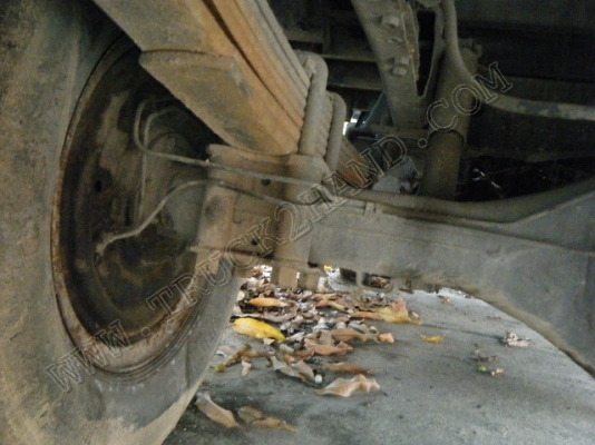 รถบรรทุก 4 ล้อใหญ่ กระบะรั้วเหล็ก ยี่ห้อ ISUZU รุ่น NKR