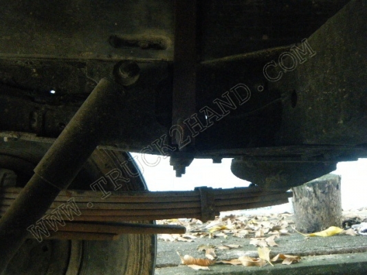 รถบรรทุก 4 ล้อใหญ่ กระบะรั้วเหล็ก ยี่ห้อ ISUZU รุ่น NKR