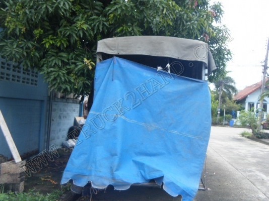 รถบรรทุก 4 ล้อใหญ่ กระบะรั้วเหล็ก ยี่ห้อ ISUZU รุ่น NKR