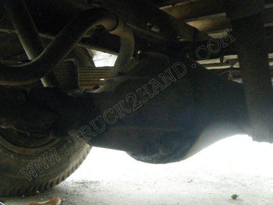 รถบรรทุก 4 ล้อใหญ่ กระบะรั้วเหล็ก ยี่ห้อ ISUZU รุ่น NKR