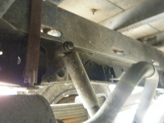 รถบรรทุก 4 ล้อใหญ่ กระบะรั้วเหล็ก ยี่ห้อ ISUZU รุ่น NKR