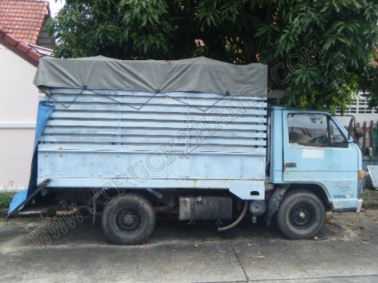 รถบรรทุก 4 ล้อใหญ่ กระบะรั้วเหล็ก ยี่ห้อ ISUZU รุ่น NKR