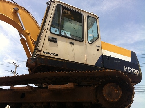 รถแบคโฮ KOMATSU PC120-5 รถแบคโฮ KOMATSU PC120-5