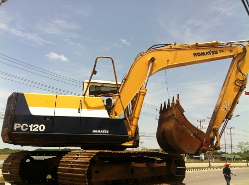 รถแบคโฮ KOMATSU PC120-5 รถแบคโฮ KOMATSU PC120-5