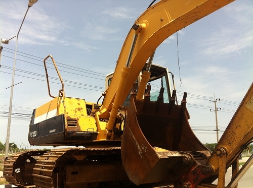 รถแบคโฮ KOMATSU PC120-5 รถแบคโฮ KOMATSU PC120-5