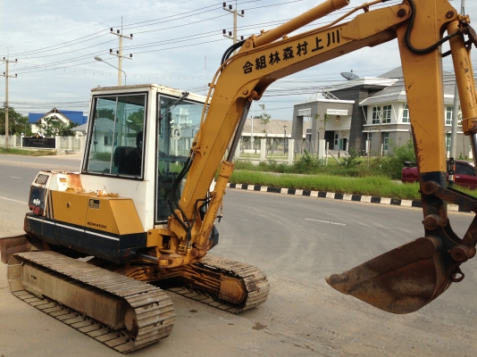 รถแบคโฮ KOMATSU PC40-5 รถแบคโฮ KOMATSU PC40-5