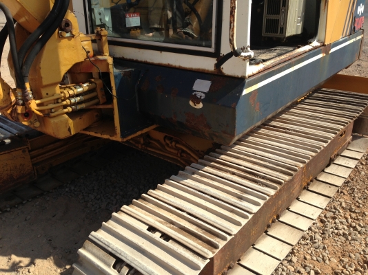 รถแบคโฮ KOMATSU PC40-5 รถแบคโฮ KOMATSU PC40-5