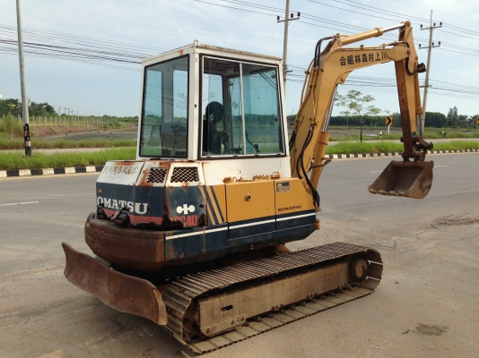 รถแบคโฮ KOMATSU PC40-5 รถแบคโฮ KOMATSU PC40-5
