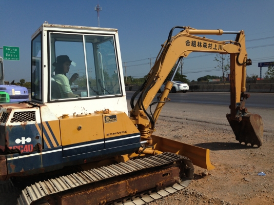 รถแบคโฮ KOMATSU PC40-5 รถแบคโฮ KOMATSU PC40-5