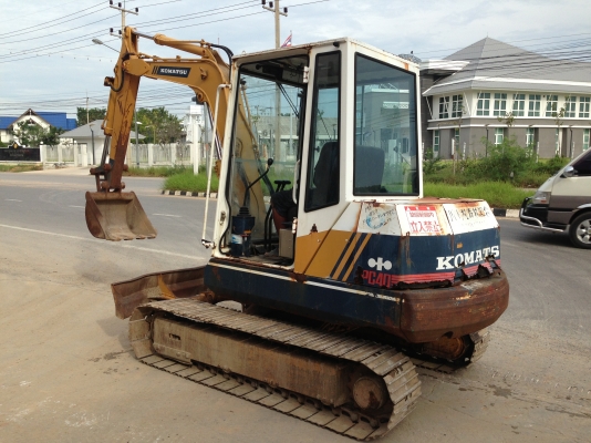 รถแบคโฮ KOMATSU PC40-5 รถแบคโฮ KOMATSU PC40-5