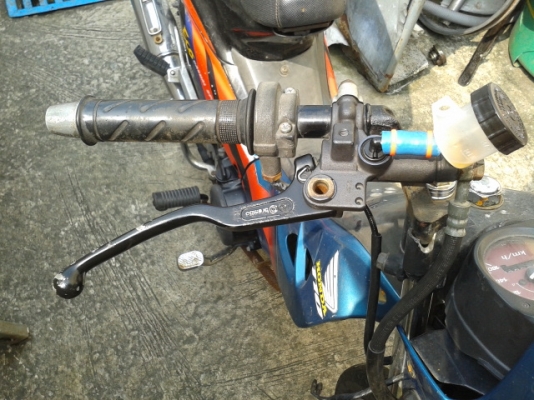 ลดสุดๆ พักเท้ามิืเนียม สายถักหม้อน้ำำEarls แท้ ปั้มแบรมโบ้