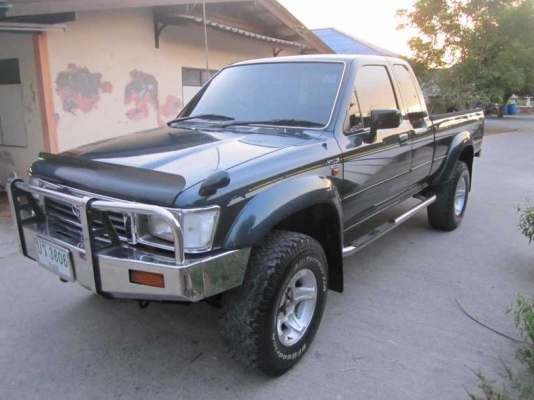 ขาย LN 111เครื่อง 2800 โฟรวิน 4x4 ประกอบนอกสีเดิมทั้งคัน