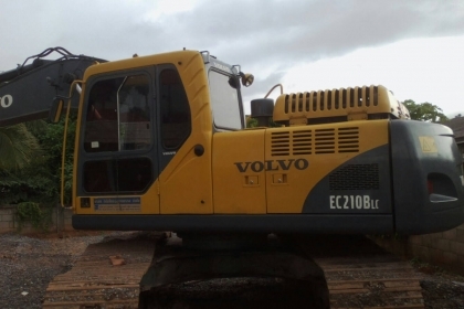 ขายดาวน์ รถแบ็คโฮ VOLVO 210 Blc มีเล่มทะเบียนพร้อมโอน เปลี่ยนสัญญาผ่อนต่อได้เลย (ขอเฉพาะ เขตภาคเหนือ เพราะไฟแนนซ์ให้เฉพาะผู้เช่าซื้ออยู่ในเขตภาคเหนือเท่านั้น) รถใช้ได้ดีไม่มีปัญหา เ้จ้าของขายเอง ติดต่อ อั๋น 0846087780 เชียงใหม่ครับ