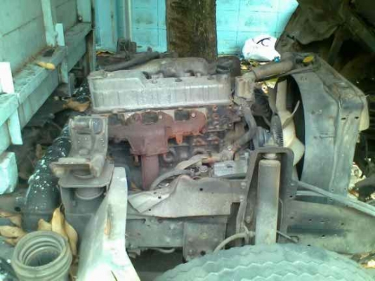 รถอิซูซุ 4  ล้อ  NKR 88  แรงม้า    ( เกียร์สั้น )  สนใจติดต่อ 081 - 079515