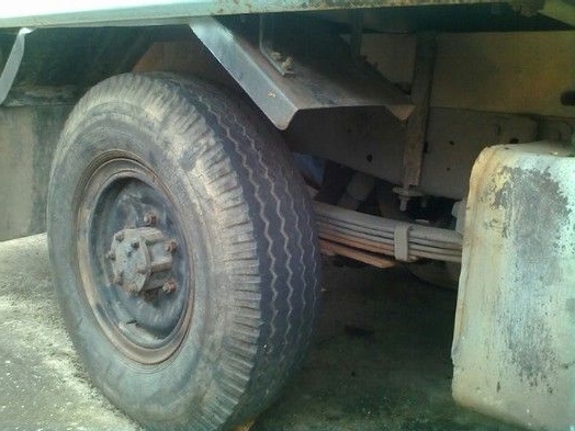 รถอิซูซุ 4  ล้อ  NKR 88  แรงม้า    ( เกียร์สั้น )  สนใจติดต่อ 081 - 079515