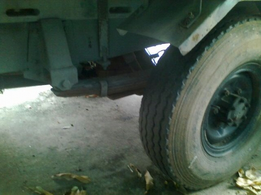 รถอิซูซุ 4  ล้อ  NKR 88  แรงม้า    ( เกียร์สั้น )  สนใจติดต่อ 081 - 079515