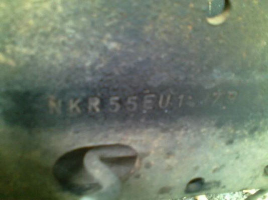 รถอิซูซุ 4  ล้อ  NKR 88  แรงม้า    ( เกียร์สั้น )  สนใจติดต่อ 081 - 079515