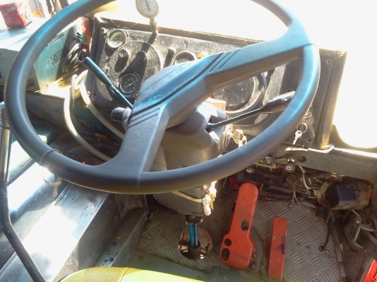 ขายรถบัสBENZ 140 HPยาว 10 ม.ครึ่ง 230,000 บ. โทร 0874704522 /0858873850 พร้อมใช้