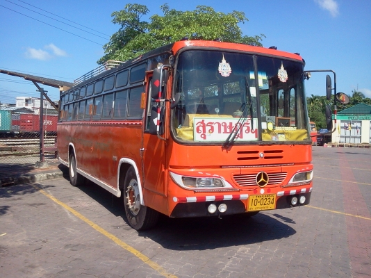 ขายรถบัสBENZ 140 HPยาว 10 ม.ครึ่ง 230,000 บ. โทร 0874704522 /0858873850 พร้อมใช้