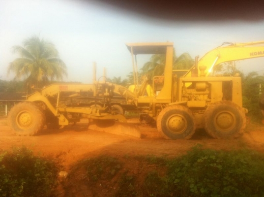 รถเกรด CAT 12G สนใจติดต่อ 081 - 6079515 รถเกรด CAT 12G สนใจติดต่อ 081 - 6079515