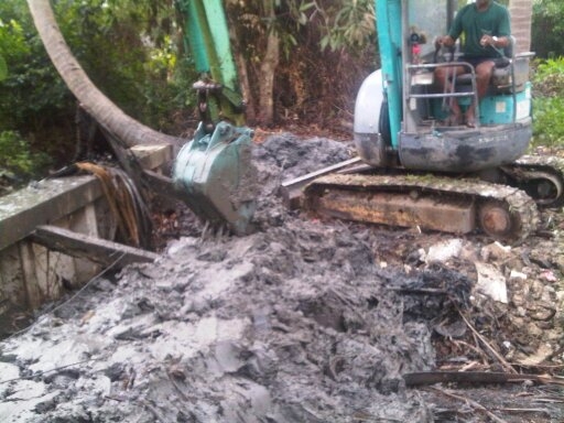 รับงานแบคโฮ ทุกชนิด กดเข็มตักบ่อ ยกสวน  ถมที่ขุดลอกคลอง