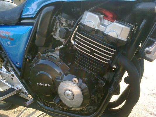 ขายCB400ปี95V.Rอินวอย เครื่องดี เงียบกริป ราคา69000ราคาต่อรองได้ครับรูปเยอะๆ