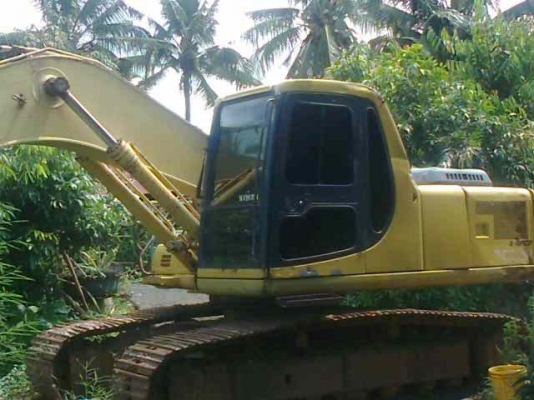 ขายรถแบคโฮ KOMATSU PC-200-6 ไฟฟ้ามี เอกสารใบอิมวอย