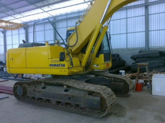 ขายรถแบคโฮ KOMATSU PC-200-7 ปี.2004 เล่มทะเบียน 5000 กว่า ชั้วโมง รถใช้น้อย รถสวยมากๆ สนใจรีบจองด่วน