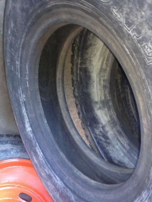 ขายยาง 1000-20 เป็นยางหล่อ อัดด้วยไฟฟ้า ใหม่ๆยังไม่ได้ใช้งาน สนใจรีบจองด่วน