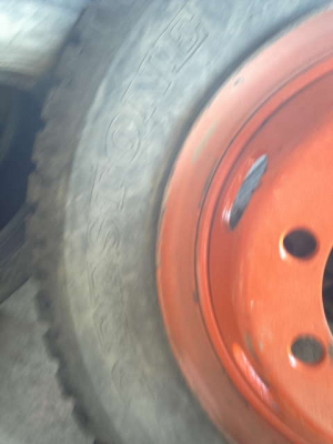 ขายยาง 1000-20 เป็นยางหล่อ อัดด้วยไฟฟ้า ใหม่ๆยังไม่ได้ใช้งาน สนใจรีบจองด่วน