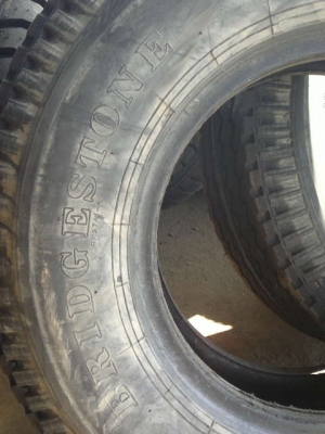 ขายยาง 1000-20 เป็นยางหล่อ อัดด้วยไฟฟ้า ใหม่ๆยังไม่ได้ใช้งาน สนใจรีบจองด่วน