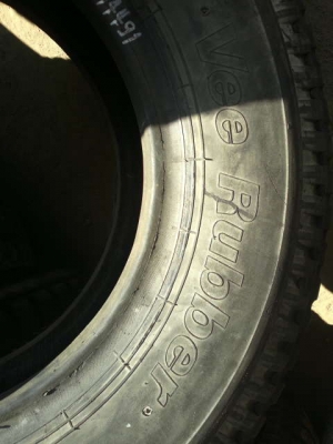 ขายยาง 1000-20 เป็นยางหล่อ อัดด้วยไฟฟ้า ใหม่ๆยังไม่ได้ใช้งาน สนใจรีบจองด่วน